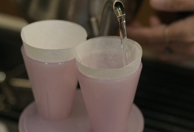 Binocular dripper pour